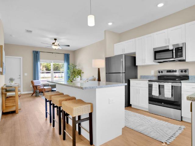 1 BR, 1 BA Apartment 2850 West Lake Hamilton Drive Unit 695 104, Winter Haven, FL 33881