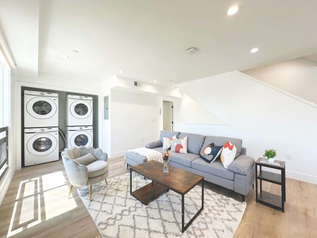 1 BR, 1 BA Apartment 2909 Kenwood Avenue Unit 2909 1/2 Kenwood Ave 101 Private Bathroom, Los Angeles, CA 90007