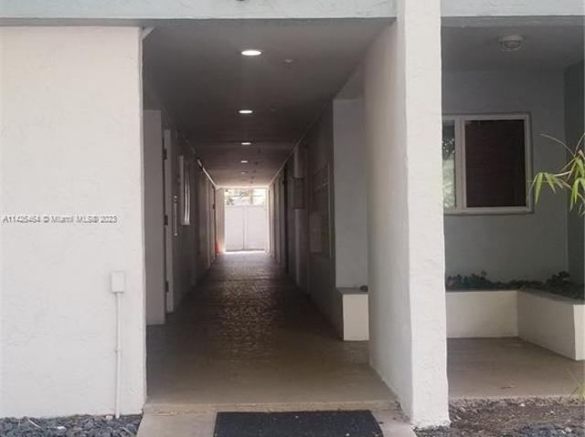 1 BR, 1 BA Apartment 2920 Southwest 28th Ter, Miami, FL 33133