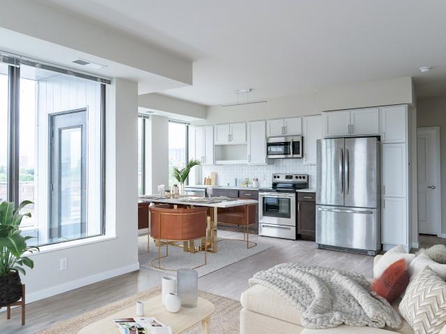 1 BR, 1 BA Apartment 2000 Lyndale Avenue South Unit 512, Minneapolis, MN 55405