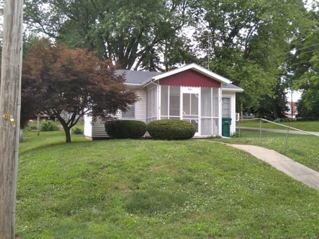 1 BR, 1 BA Apartment 201 S Ives St, Highland, KS 66035