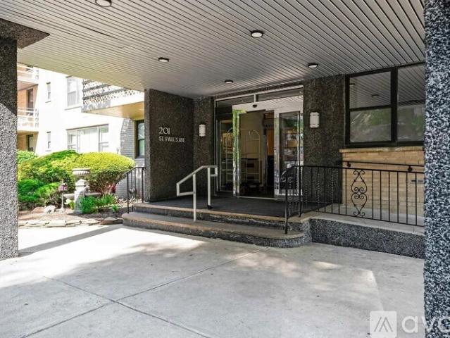 1 BR, 1 BA Apartment 201 Saint Pauls Avenue, Unit 14J, Jersey City, NJ 07306