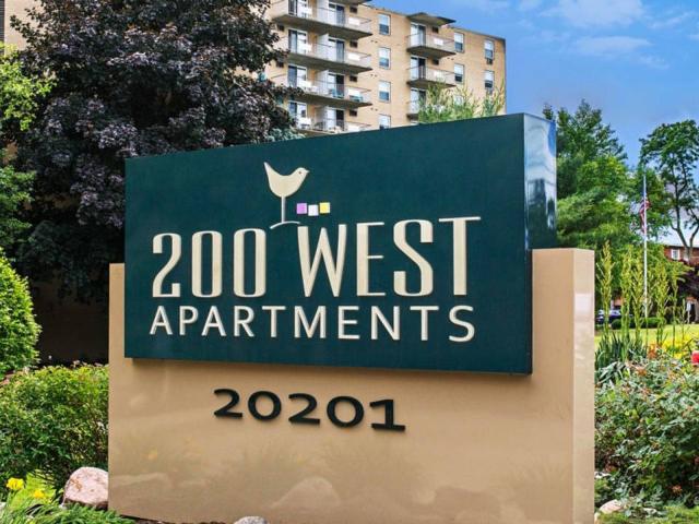 1 BR, 1 BA Apartment 20201 Lorain Rd Unit 613, Cleveland, OH 44126