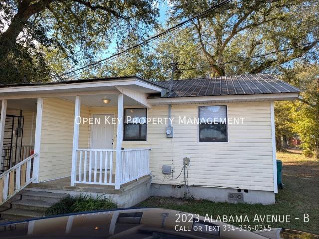 1 BR, 1 BA Apartment 2023 Alabama Avenue, Grand Ridge, FL 32442
