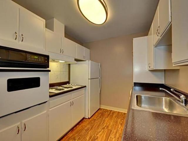 1 BR, 1 BA Apartment 2033 Latham Street Unit P, Mountain View, CA 94040