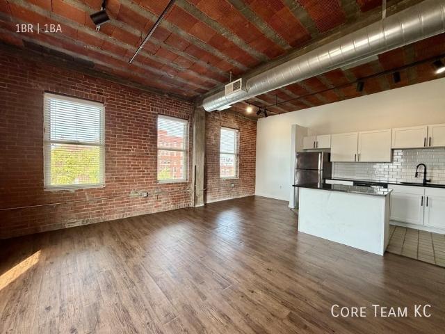 1 BR, 1 BA Apartment 204 Walnut St, Kansas City, MO 64105