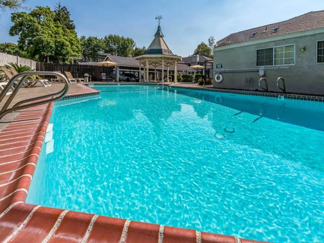 1 BR, 1 BA Apartment 2059 Royal Oaks Drive Unit 127, Sacramento, CA 95815