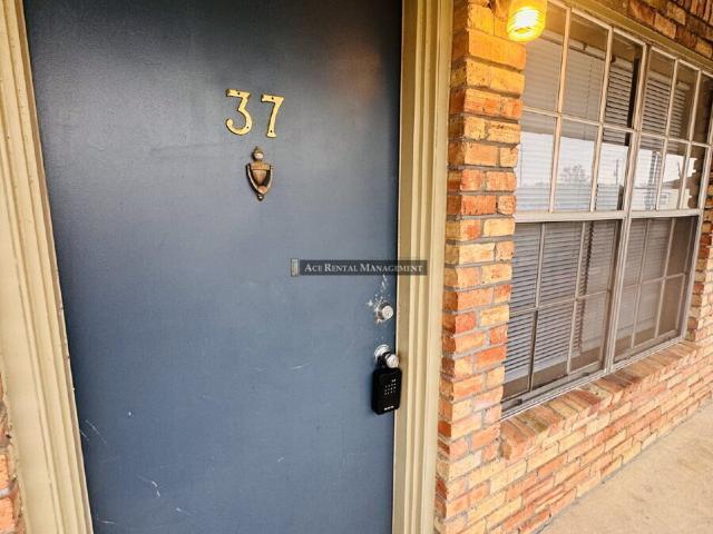1 BR, 1 BA Apartment 208 10th St, Orange, TX 77630