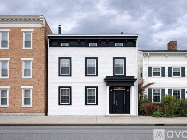 1 BR, 1 BA Apartment 208 Warren Street, Unit 4, Hudson, NY 12534