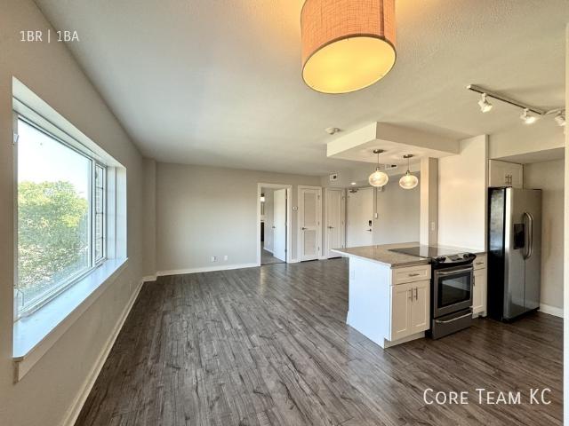 1 BR, 1 BA Apartment 209 Emanuel Cleaver II Blvd Kansas City, MO 64112