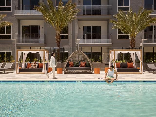 1 BR, 1 BA Apartment 21010 Erwin Street Unit 522, Woodland Hills, CA 91367