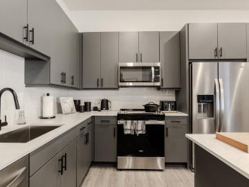 1 BR, 1 BA Apartment 210 West Josephine Street Unit 4 1408, San Antonio, TX 78212