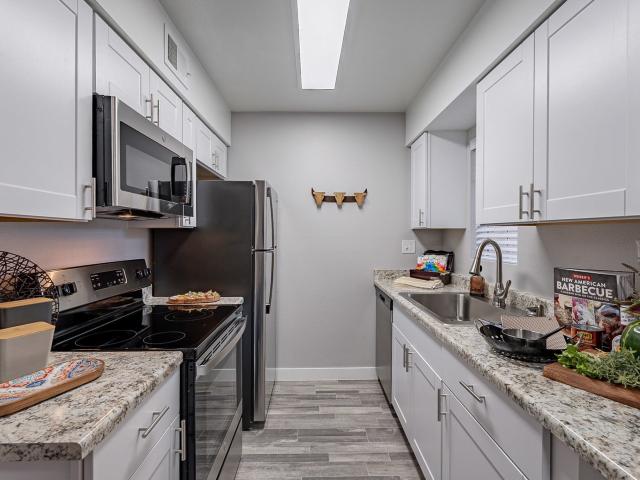 1 BR, 1 BA Apartment 2122 West Butler Drive Unit 158, Phoenix, AZ 85021