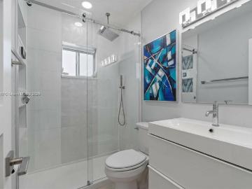 1 BR, 1 BA Apartment 2170 Northeast 51st Court, Fort Lauderdale, FL 33308