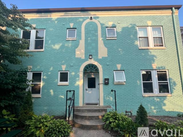 1 BR, 1 BA Apartment 21 S Highland Ave, Unit 2, Akron, OH 44303