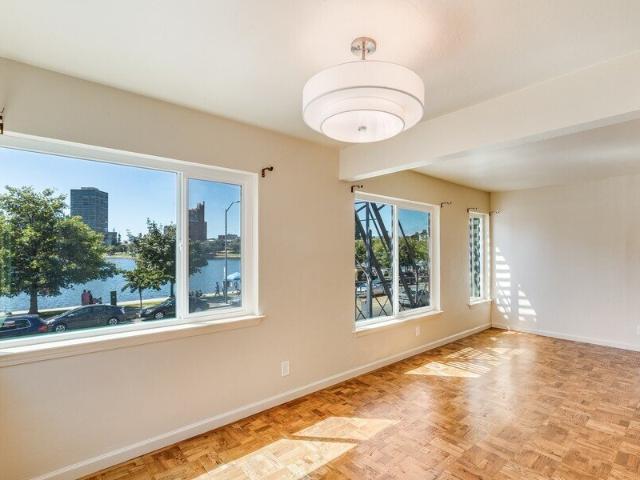 1 BR, 1 BA Apartment 2208 Lakeshore Avenue, Oakland, CA 94606