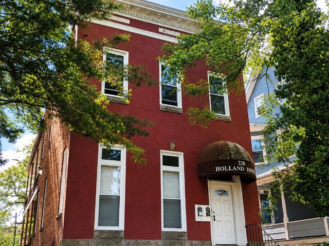 1 BR, 1 BA Apartment 220 S Augusta Avenue, Baltimore, MD 21229