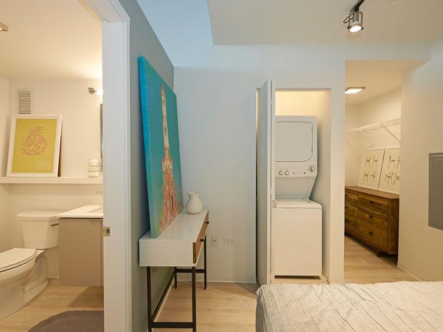 1 BR, 1 BA Apartment 2210 North Washtenaw Avenue, Chicago, IL 60647