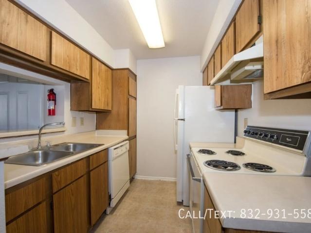 1 BR, 1 BA Apartment 2215 Chanay Ln, Kingwood, TX 77339