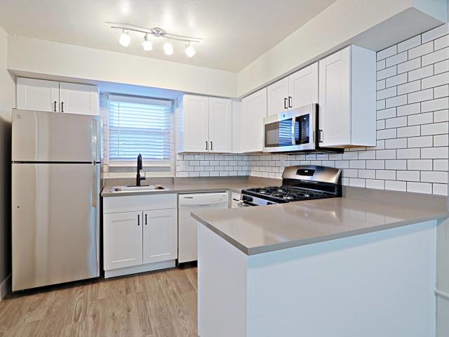 1 BR, 1 BA Apartment 2250 W Glendale Ave Unit 202, Phoenix, AZ 85021