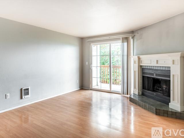 1 BR, 1 BA Apartment 22831 30th Ave S, Unit 206, Des Moines, WA 98198