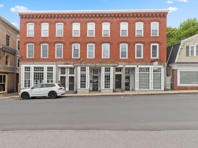 1 BR, 1 BA Apartment 22 Market Street, Amesbury, MA 01913