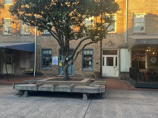 1 BR, 1 BA Apartment 230 W St Julian St, Unit C, Savannah, GA 31401
