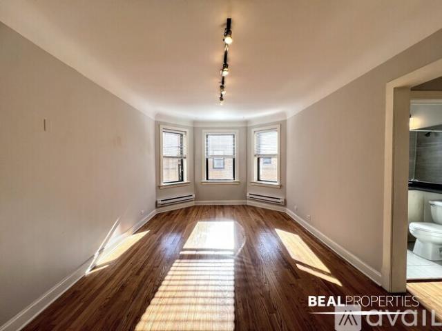 1 BR, 1 BA Apartment 2325 N Rockwell St, Unit 1 bed, Chicago, IL 60647