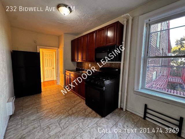 1 BR, 1 BA Apartment 232 Bidwell Ave, Jersey City, NJ 07305