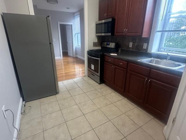 1 BR, 1 BA Apartment 235 W 56th St, Unit 7, New York, NY 10019
