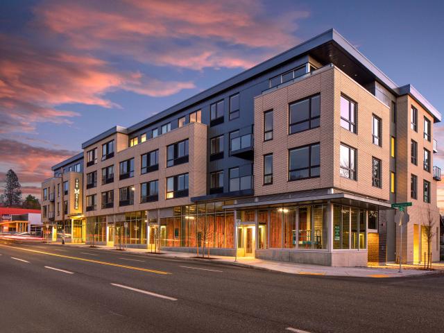 1 BR, 1 BA Apartment 2390 Southeast Hawthorne Boulevard Unit 209, Portland, OR 97214