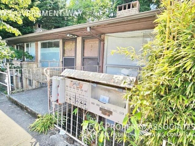 1 BR, 1 BA Apartment 3400 W Government Way, Seattle, WA 98199