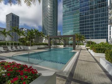 1 BR, 1 BA Apartment 340 Southeast 3rd Street Unit 2006, Miami, FL 33131