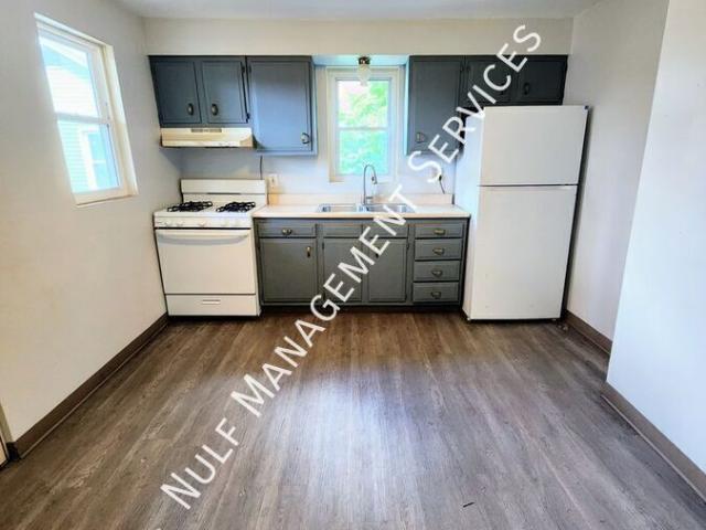 1 BR, 1 BA Apartment 341 Downing Street, Pittsburgh, PA 15219