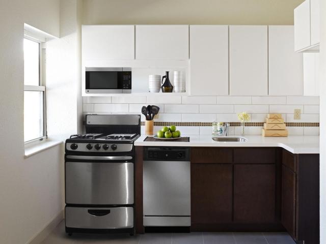 1 BR, 1 BA Apartment 3425 Locust Street Unit 202, Kansas City, MO 64109