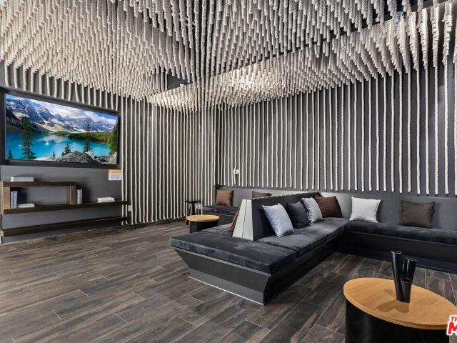 1 BR, 1 BA Apartment 3458 West 7th Street, Los Angeles, CA 90005