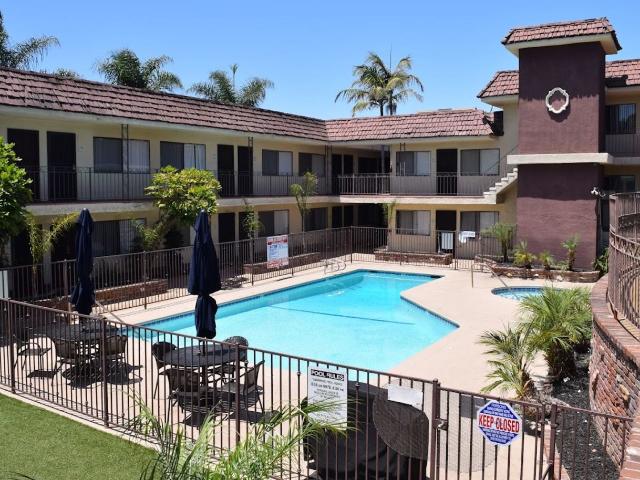 1 BR, 1 BA Apartment 3601 Rosecrans Avenue Unit 79, Hawthorne, CA 90250