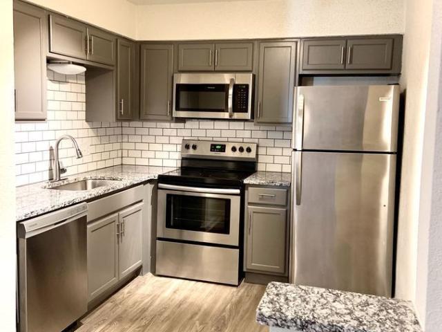 1 BR, 1 BA Apartment 3618 Warwick Blvd Kansas City, MO 64111