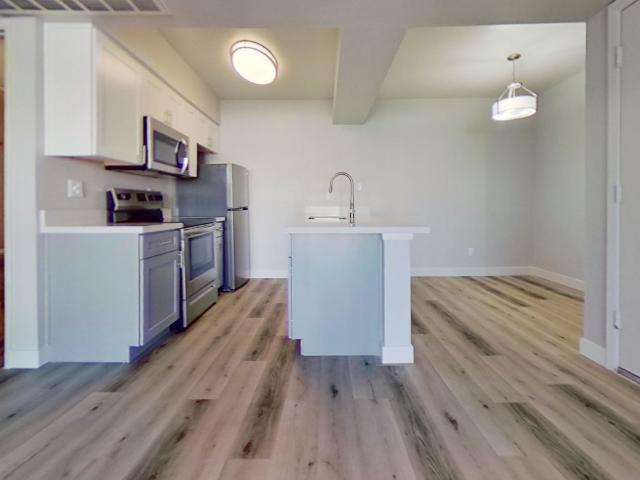 1 BR, 1 BA Apartment 3620 E McDowell Rd Unit 207, Phoenix, AZ 85008