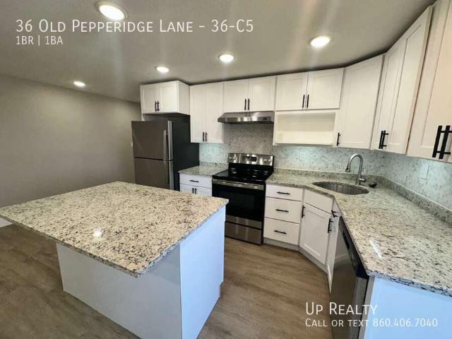 1 BR, 1 BA Apartment 36 Old Pepperidge Lane, Wethersfield, CT 06109