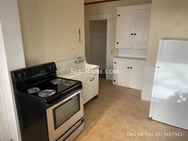 1 BR, 1 BA Apartment 36 Third St Apt Bangor, ME 04401