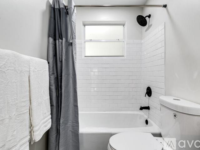 1 BR, 1 BA Apartment 3700 NW 58th Ave, Unit 9, Virginia Gardens, FL 33166