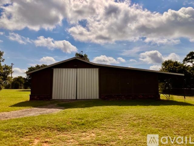 1 BR, 1 BA Apartment 3716 Harrison Dr, Unit SHOP, Harrah, OK 73045