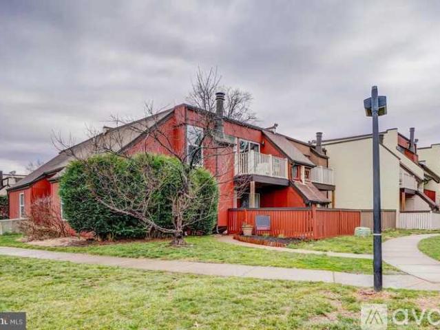 1 BR, 1 BA Apartment 3800 El Camino Pl, Unit Room 1, Alexandria, VA 22309
