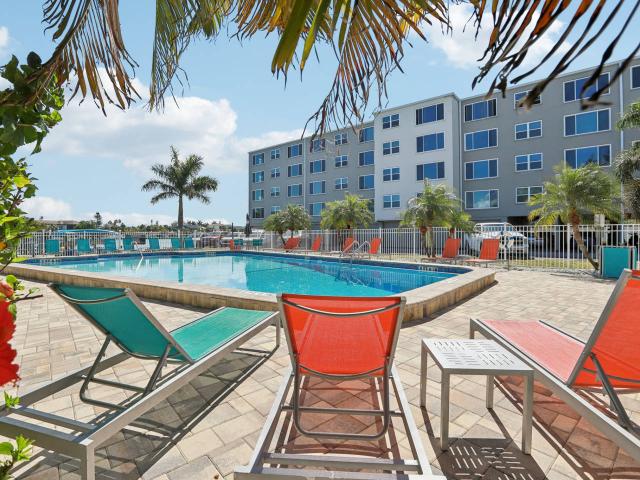 1 BR, 1 BA Apartment 3813 Gulf Boulevard Unit 412, Saint Petersburg, FL 33706