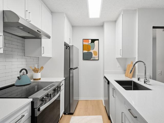 1 BR, 1 BA Apartment 3883 Ingraham Street Unit 00E E301, San Diego, CA 92109