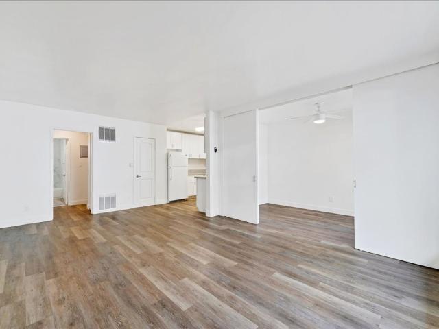 1 BR, 1 BA Apartment 3905 S. Stevely Ave Los Angeles, CA 90008