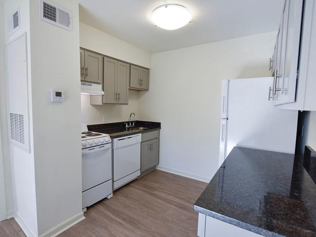 1 BR, 1 BA Apartment 3912 S. I 10 Service Rd Unit 311, Metairie, LA 70001