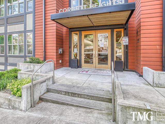 1 BR, 1 BA Apartment 3916 S Corbett Ave Unit 206, Portland, OR 97239