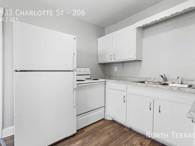 1 BR, 1 BA Apartment 3933 Charlotte St, Kansas City, MO 64110